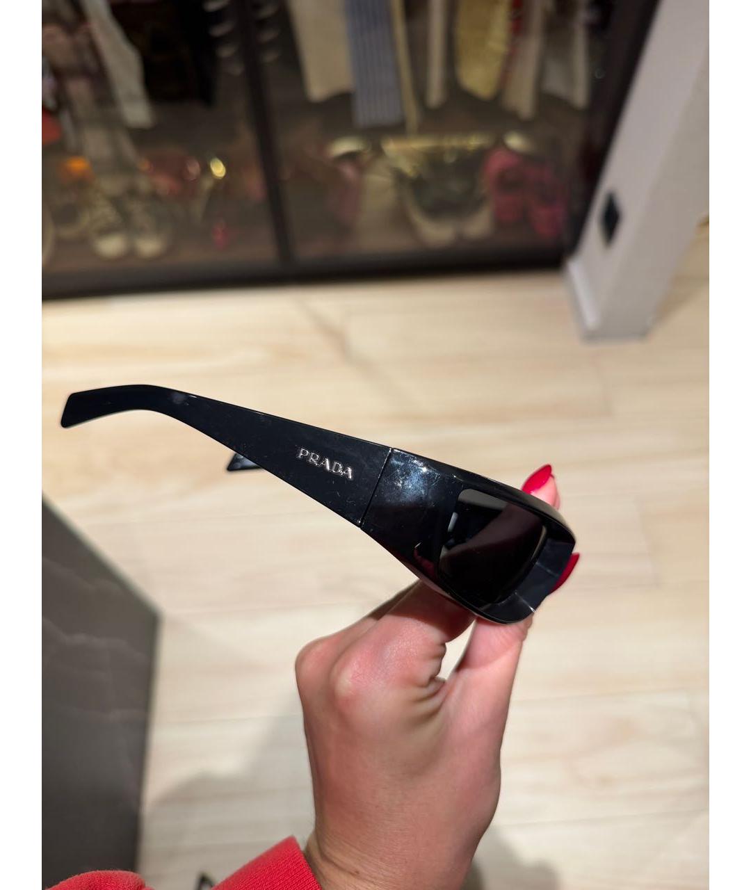 PRADA Черные пластиковые солнцезащитные очки, фото 3