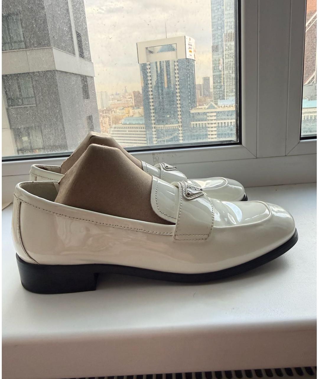 PRADA Белые лоферы из лакированной кожи, фото 7