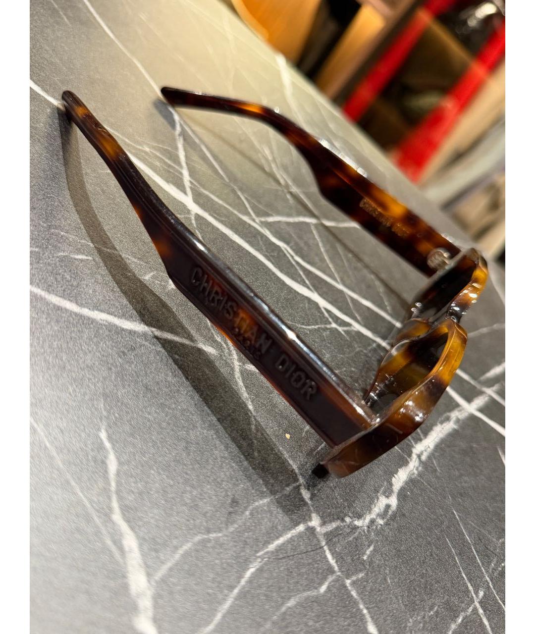 CHRISTIAN DIOR Коричневые пластиковые солнцезащитные очки, фото 3