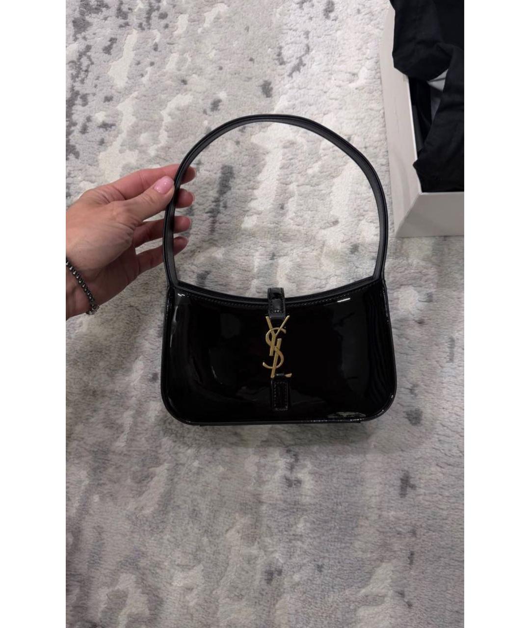 SAINT LAURENT Черная сумка с короткими ручками из лакированной кожи, фото 5