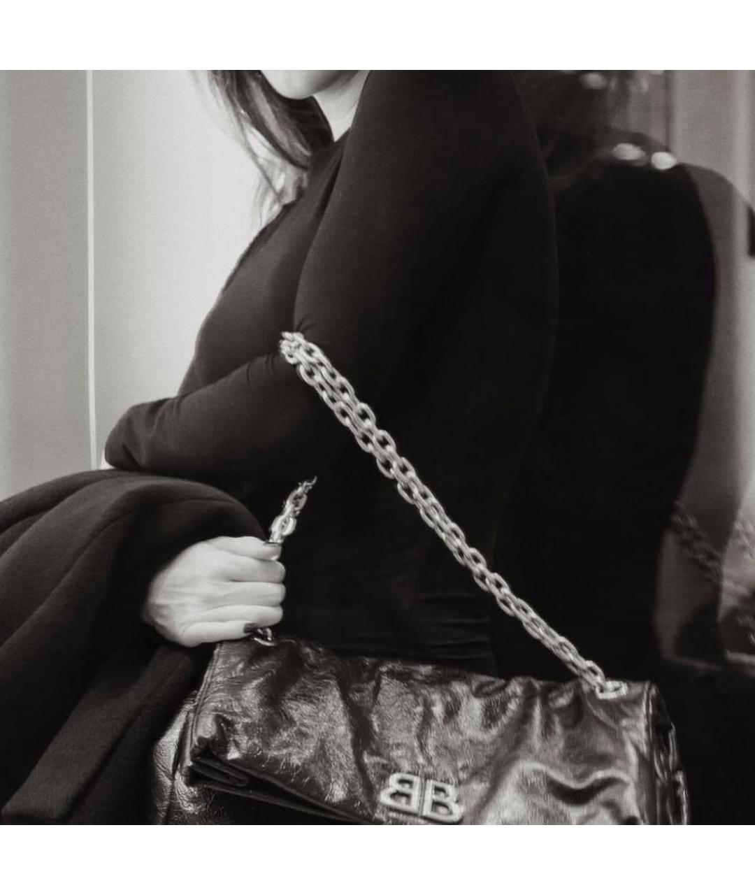 BALENCIAGA Черная сумка через плечо из лакированной кожи, фото 2