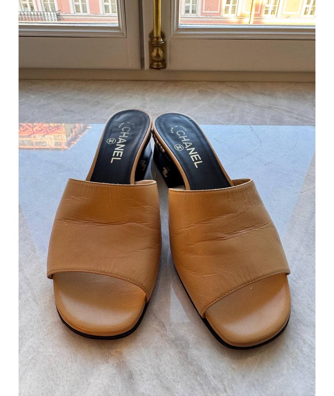 CHANEL Бежевые кожаные босоножки, фото 3