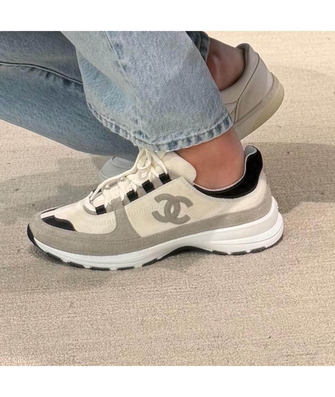 CHANEL Серые замшевые кроссовки, фото 3