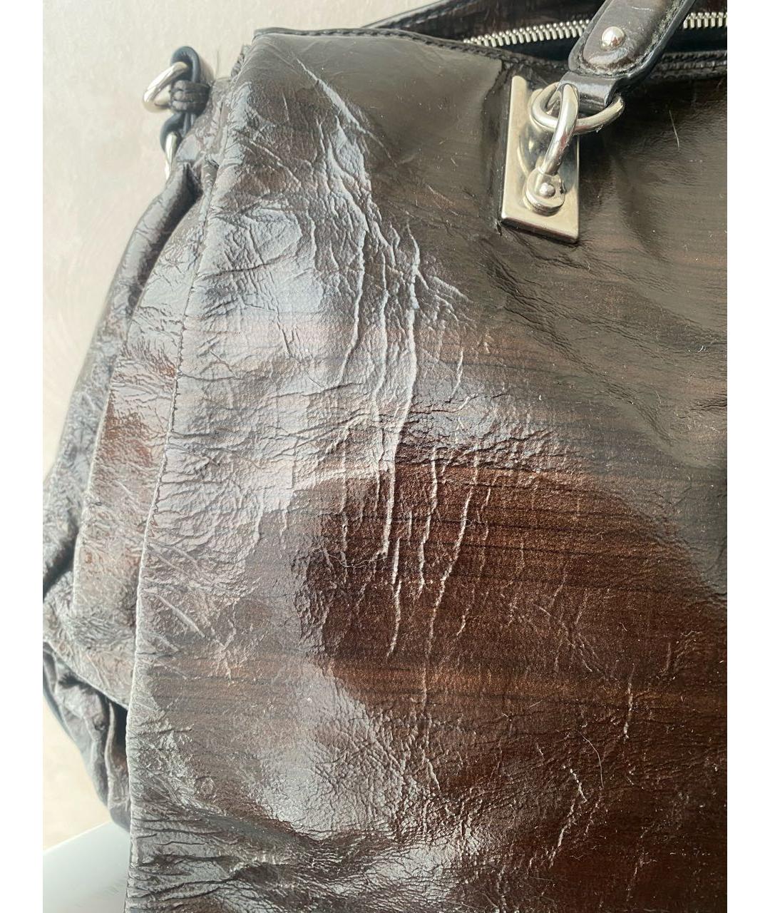 CELINE Коричневая сумка с короткими ручками из лакированной кожи, фото 4