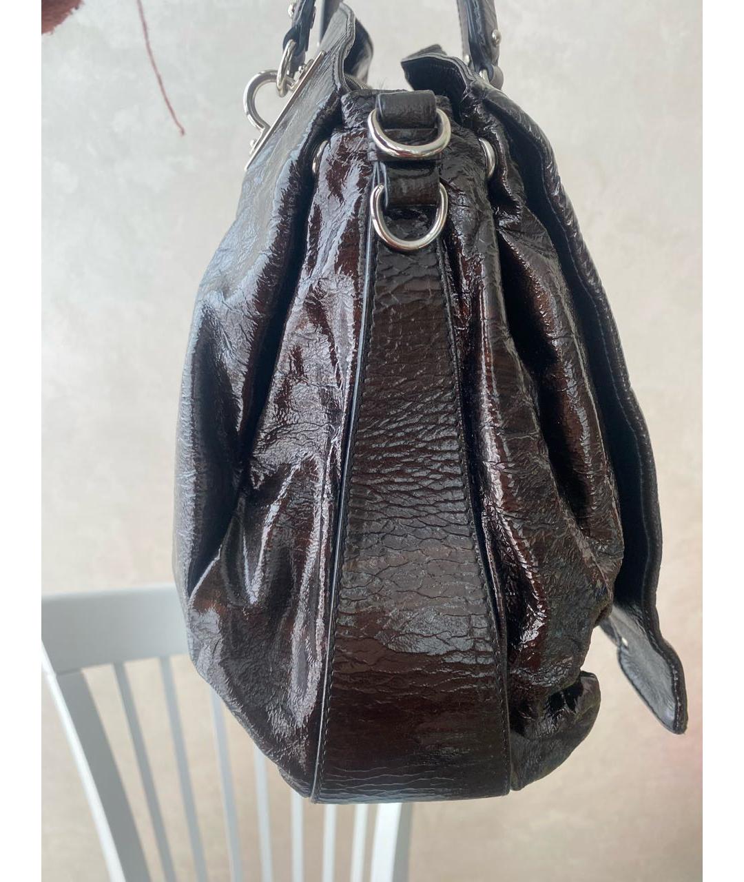 CELINE Коричневая сумка с короткими ручками из лакированной кожи, фото 3