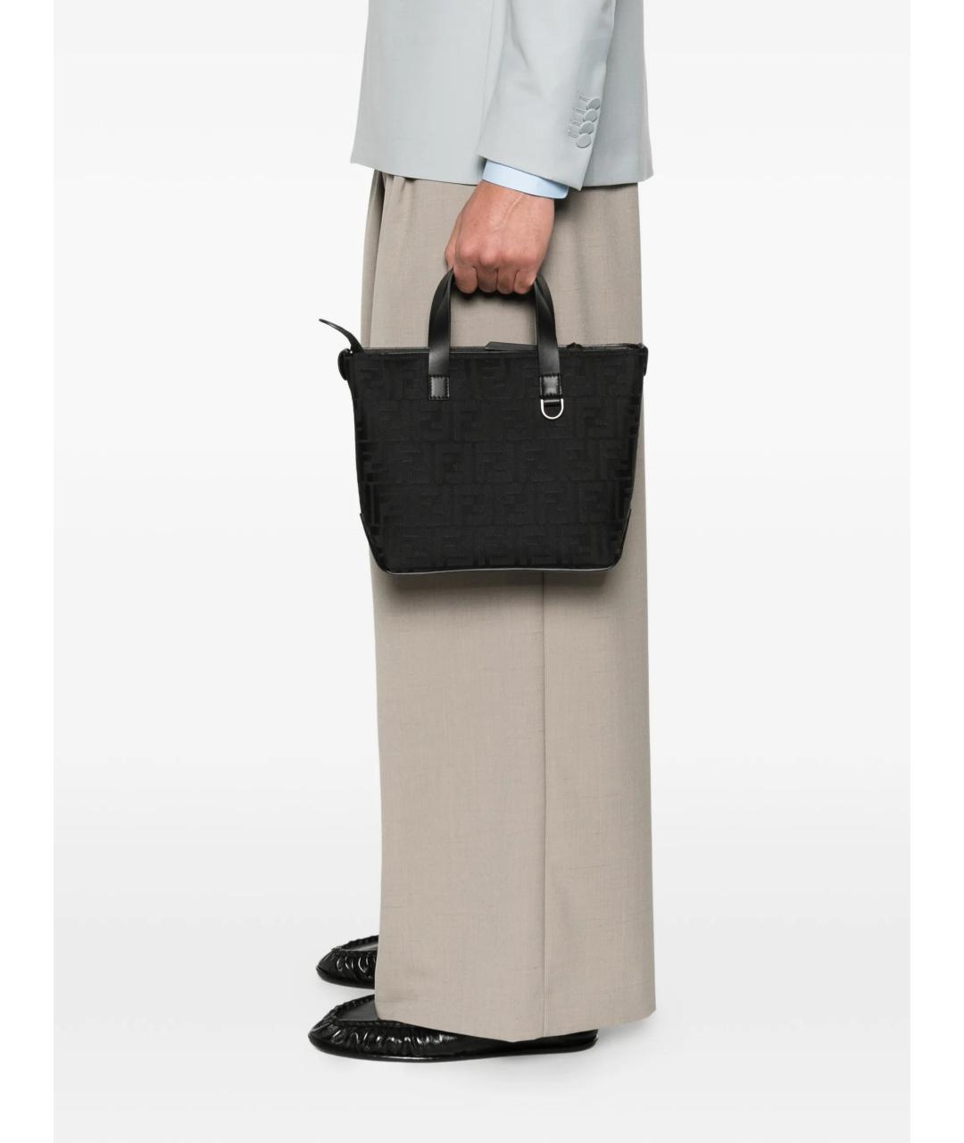 FENDI Черная тканевая сумка тоут, фото 3