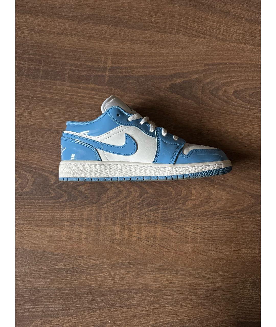 NIKE Голубые кроссовки из лакированной кожи, фото 5