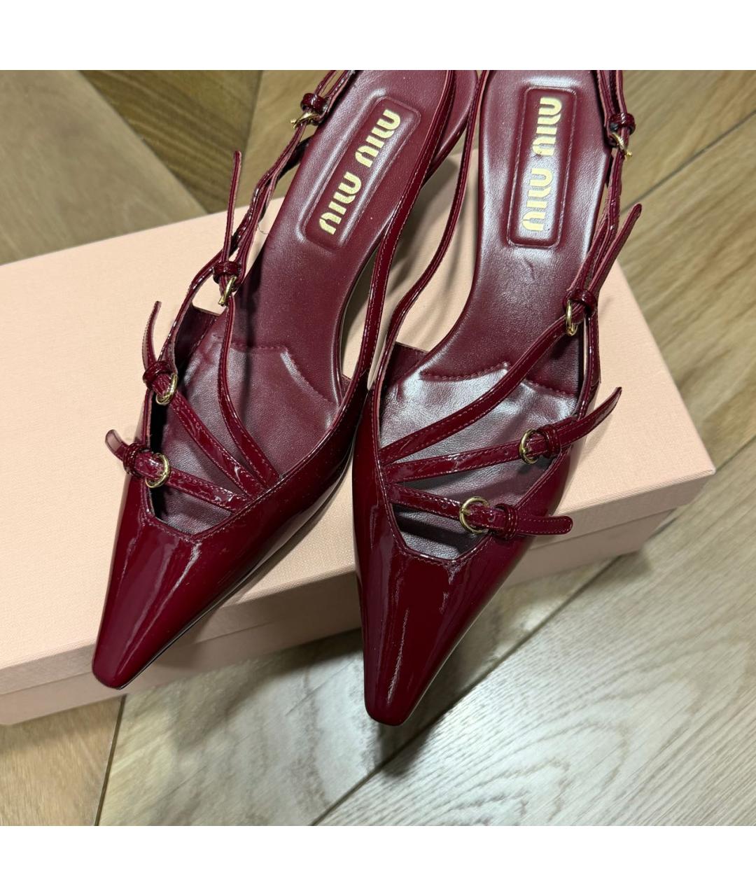 MIU MIU Бордовые туфли из лакированной кожи, фото 2
