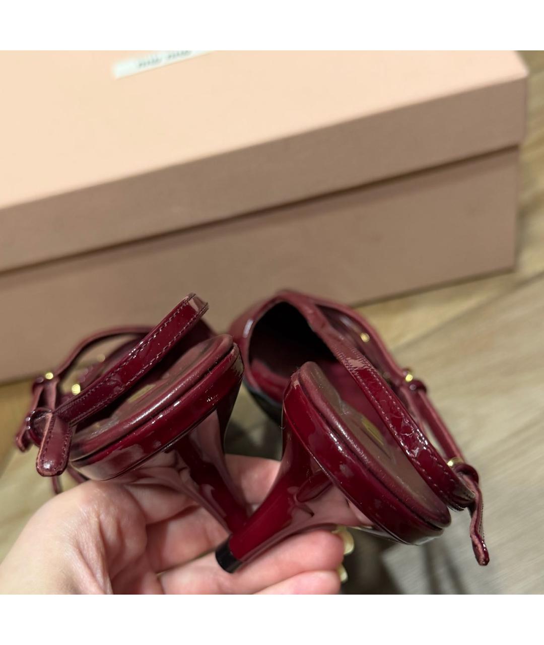 MIU MIU Бордовые туфли из лакированной кожи, фото 3