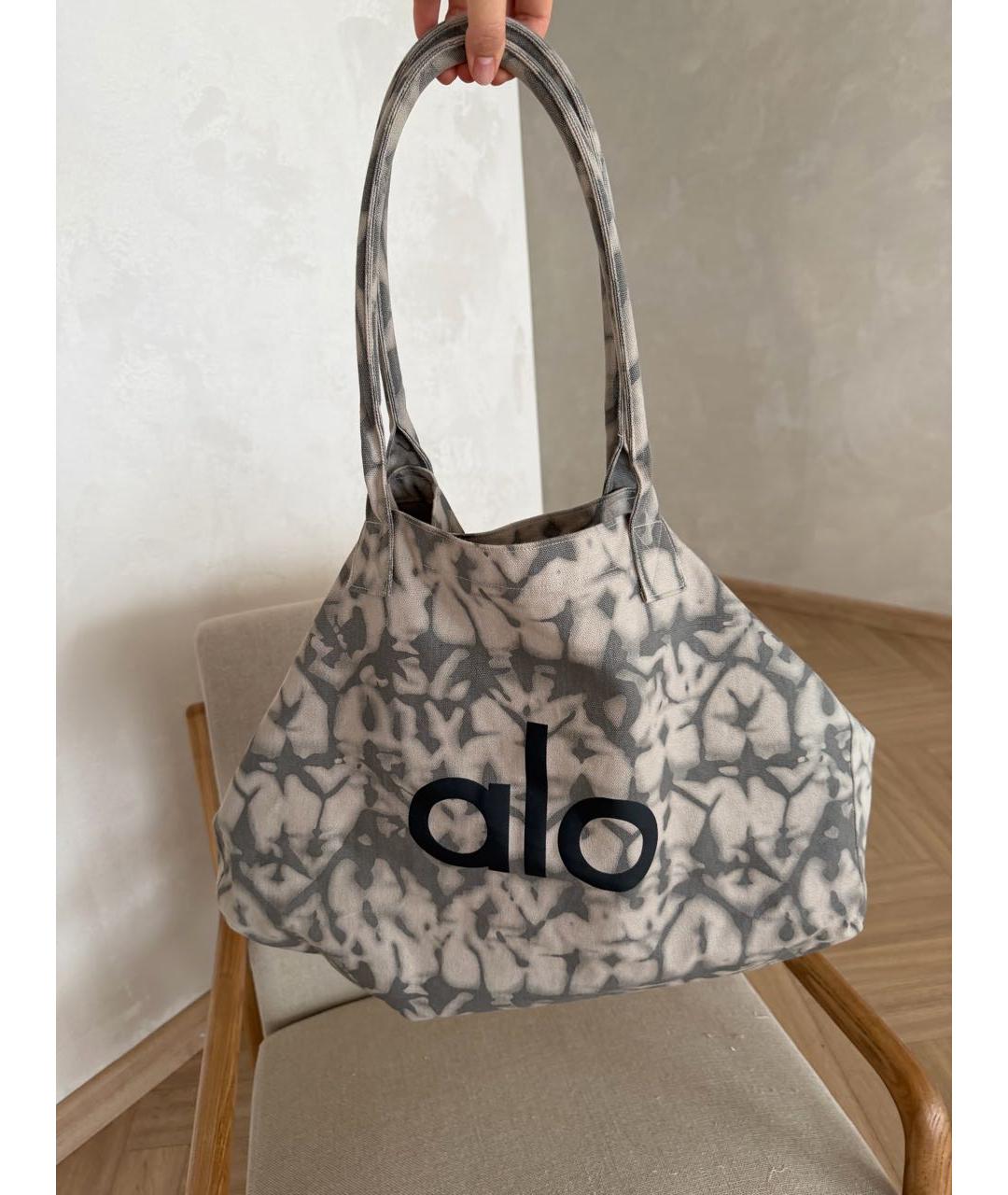 ALO YOGA Серая тканевая дорожная/спортивная сумка, фото 3