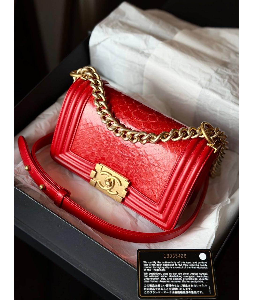 CHANEL Красная сумка через плечо из экзотической кожи, фото 2
