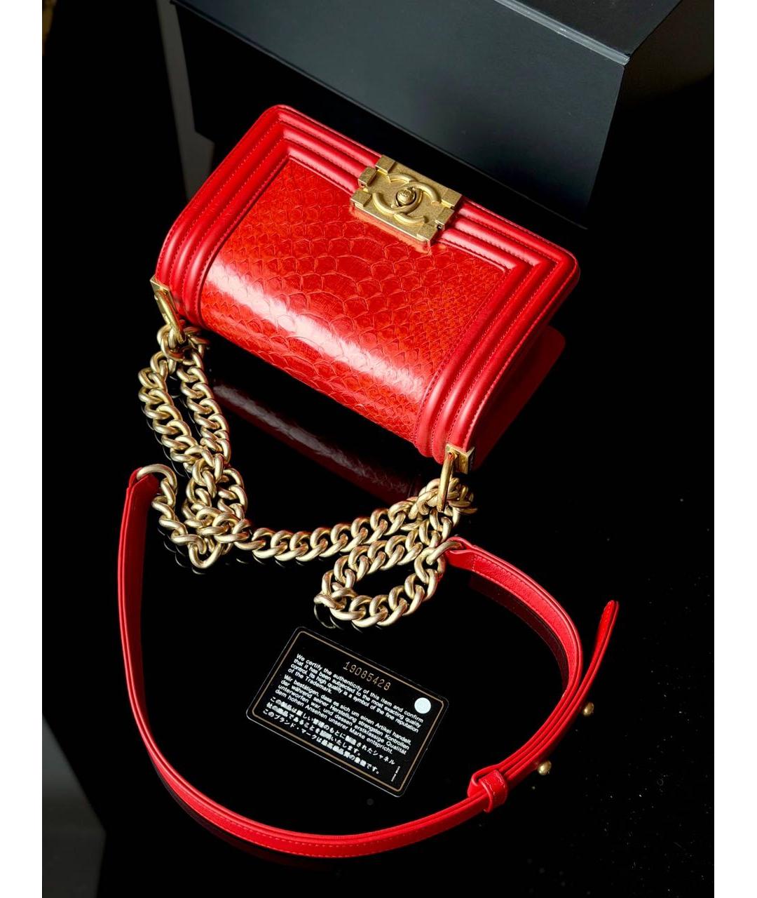 CHANEL Красная сумка через плечо из экзотической кожи, фото 4