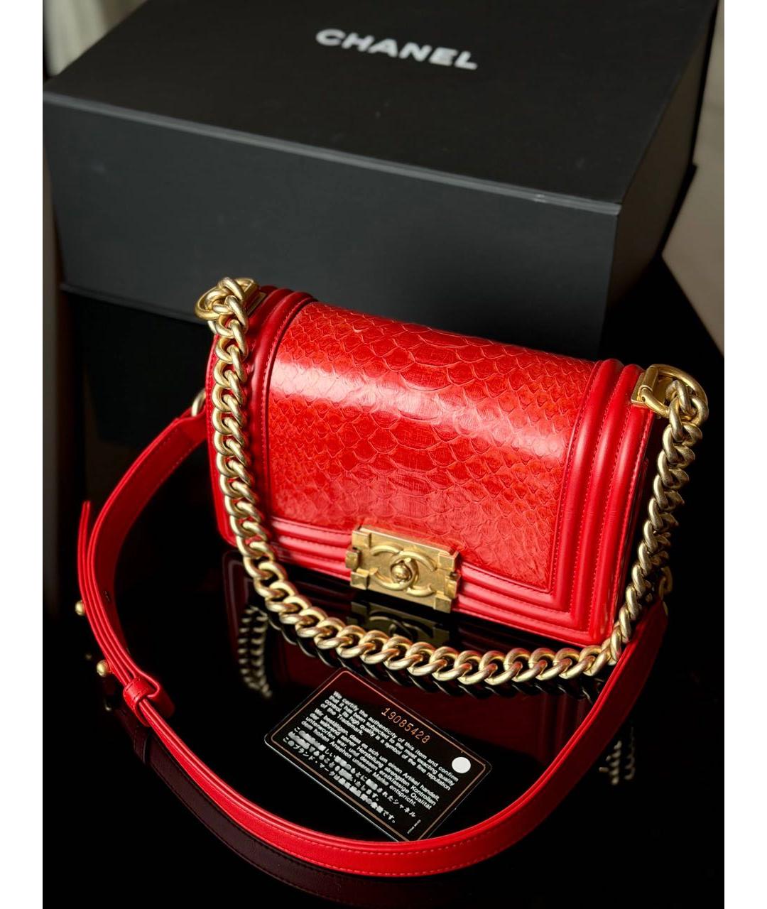 CHANEL Красная сумка через плечо из экзотической кожи, фото 8