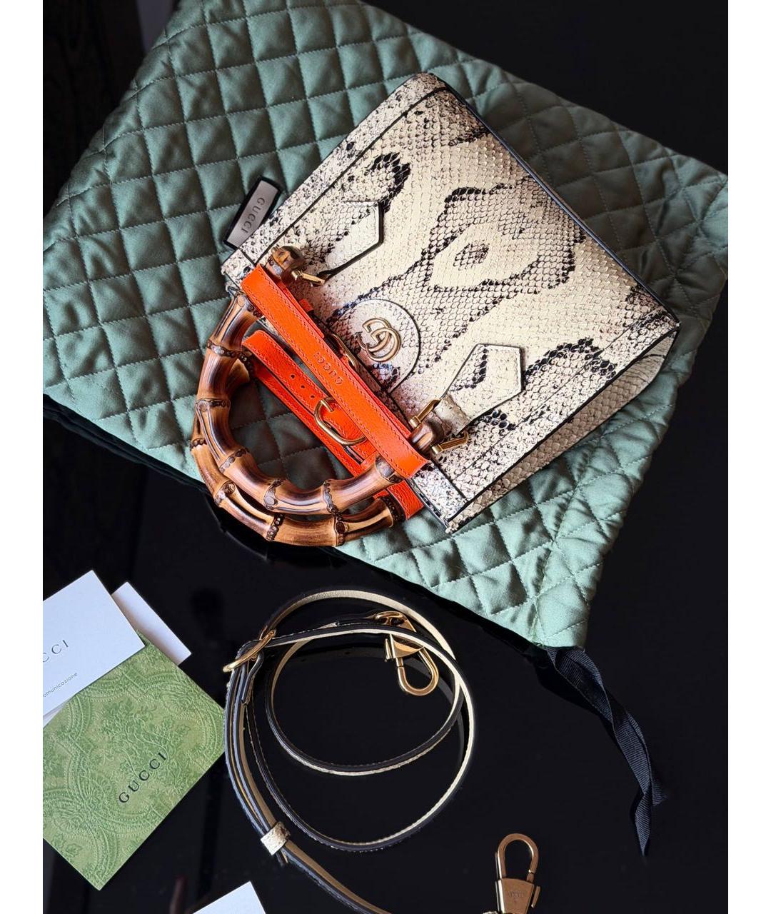 GUCCI Бежевая сумка с короткими ручками из экзотической кожи, фото 4