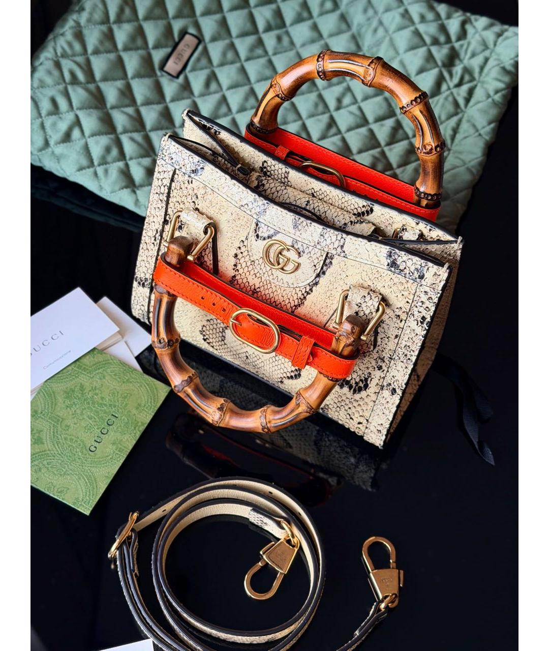 GUCCI Бежевая сумка с короткими ручками из экзотической кожи, фото 3