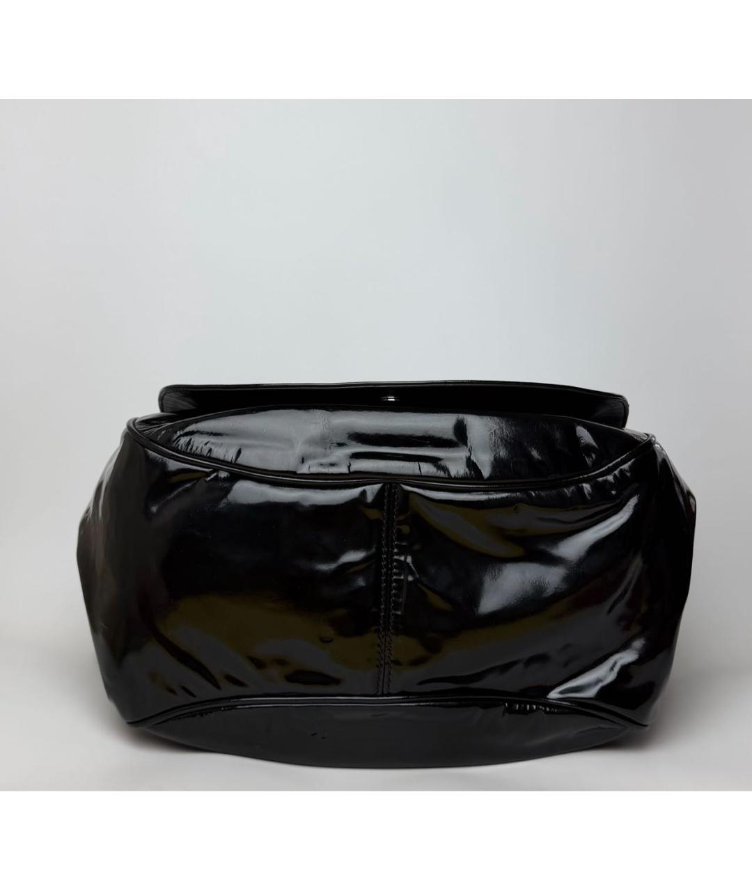 CHANEL Черная сумка через плечо из лакированной кожи, фото 5