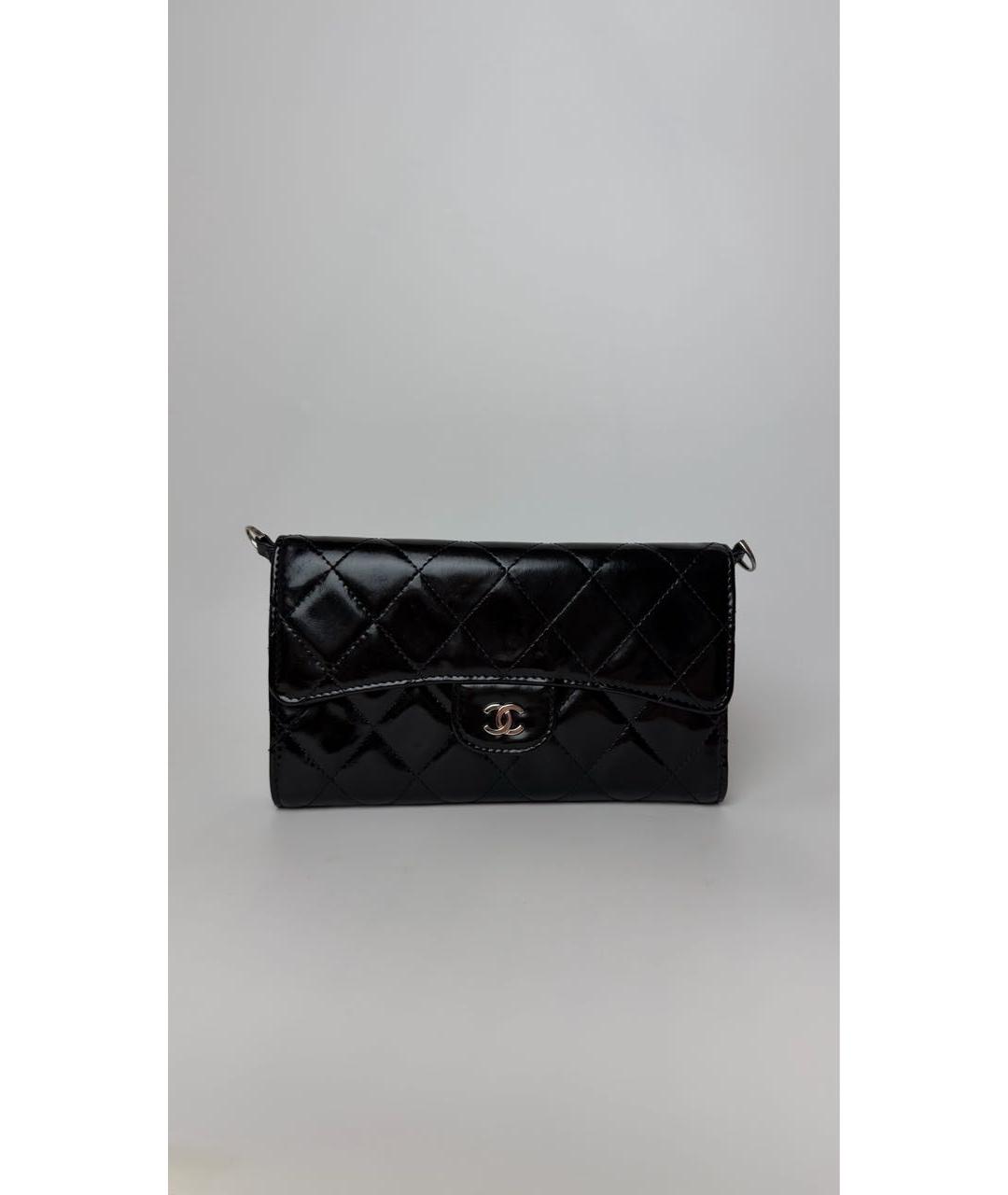 CHANEL Черный кошелек из лакированной кожи, фото 8