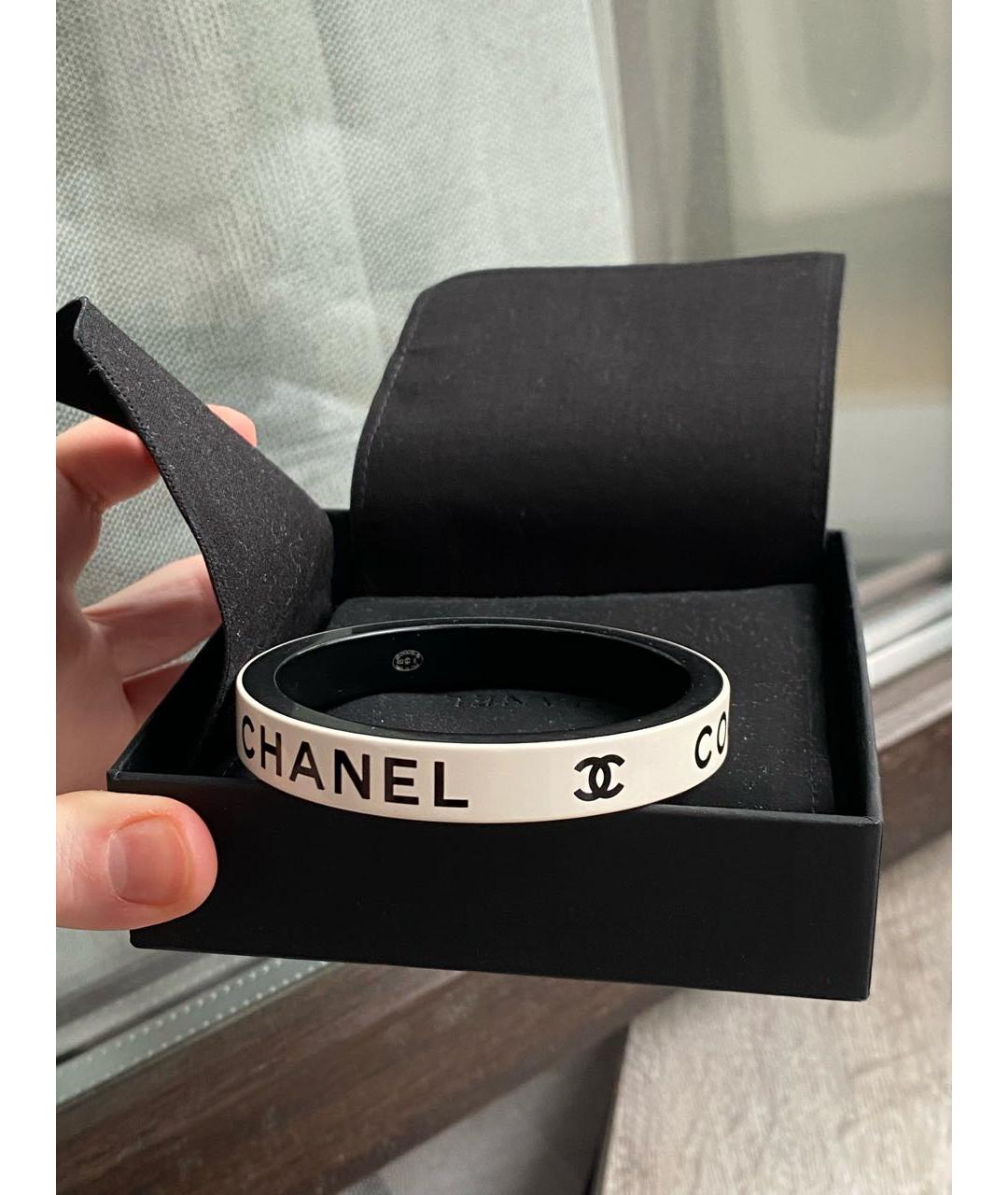 CHANEL Белый пластиковый браслет, фото 5