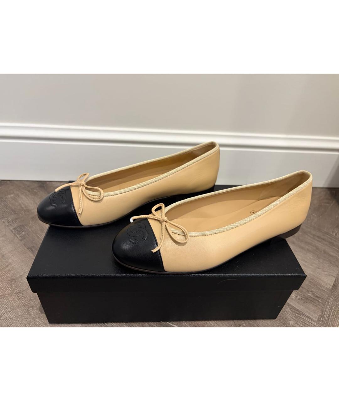 CHANEL Бежевые кожаные балетки, фото 5