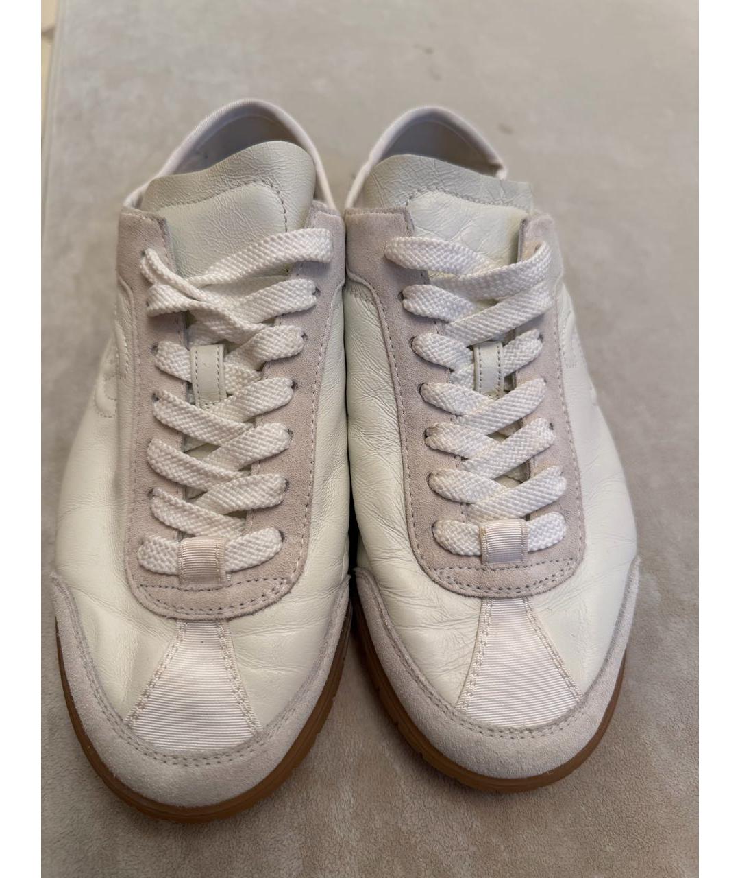 CHANEL Белые кожаные кроссовки, фото 2