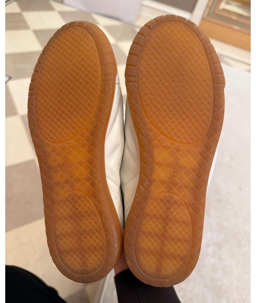 CHANEL Белые кожаные кроссовки, фото 6