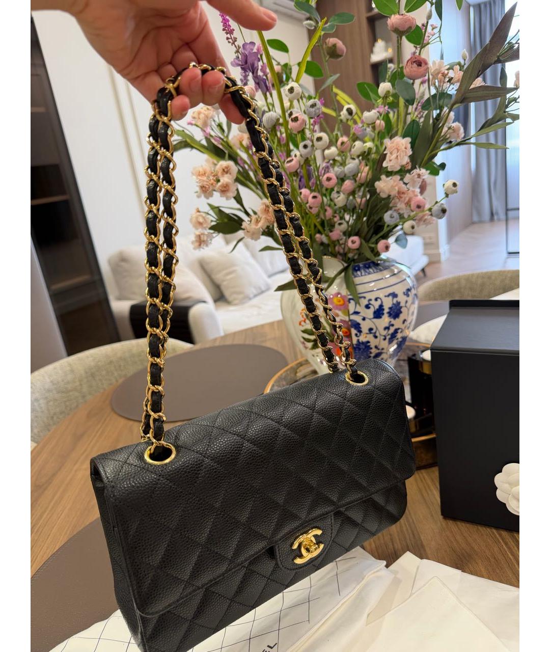 CHANEL Черная кожаная сумка через плечо, фото 2