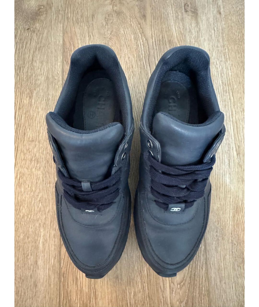 CHANEL Темно-синие кожаные кроссовки, фото 3