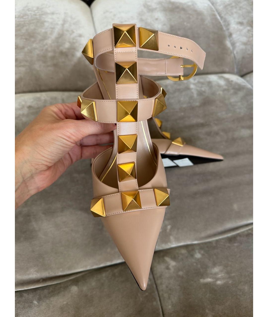 VALENTINO Бежевые кожаные босоножки, фото 6