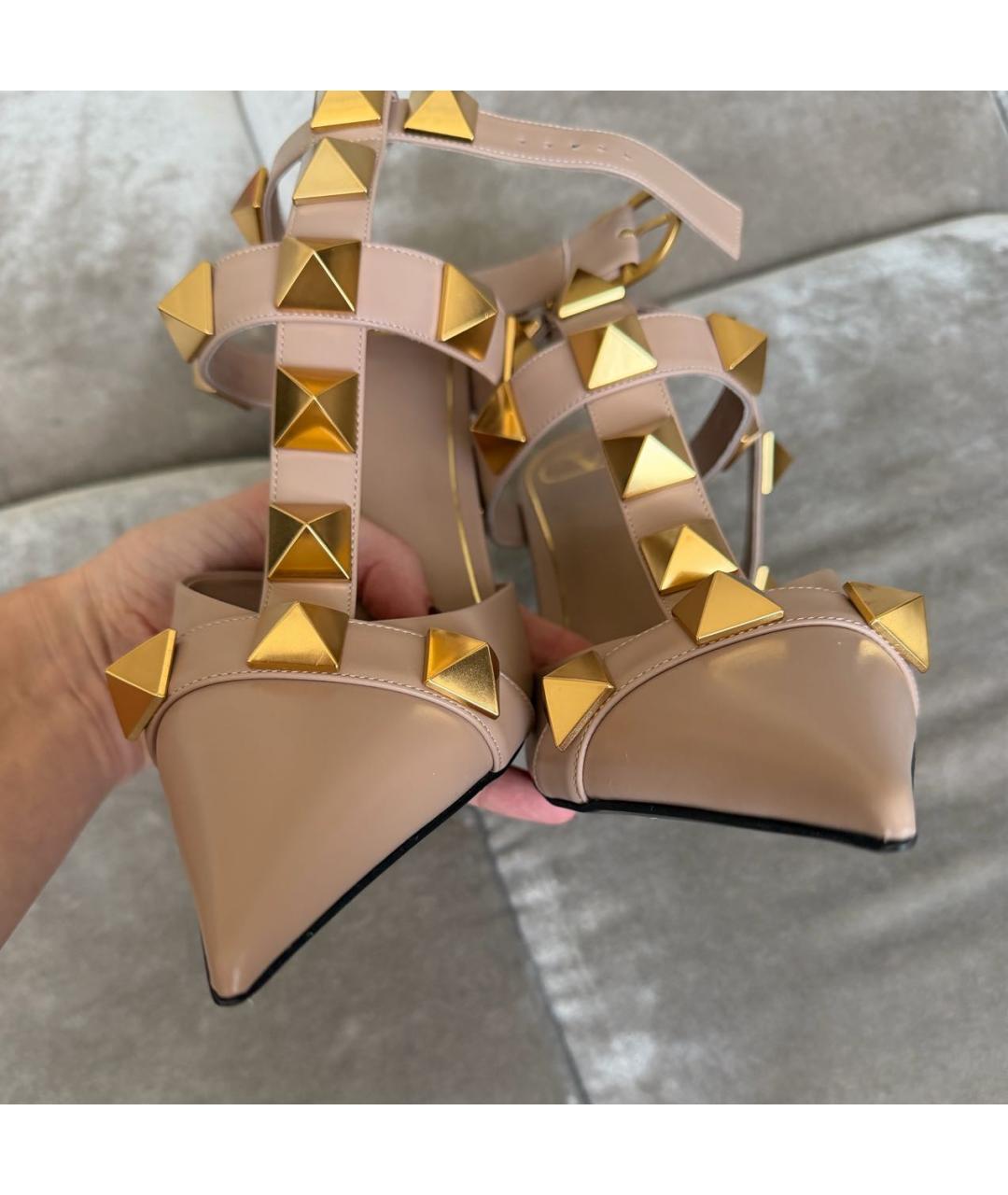 VALENTINO Бежевые кожаные босоножки, фото 4