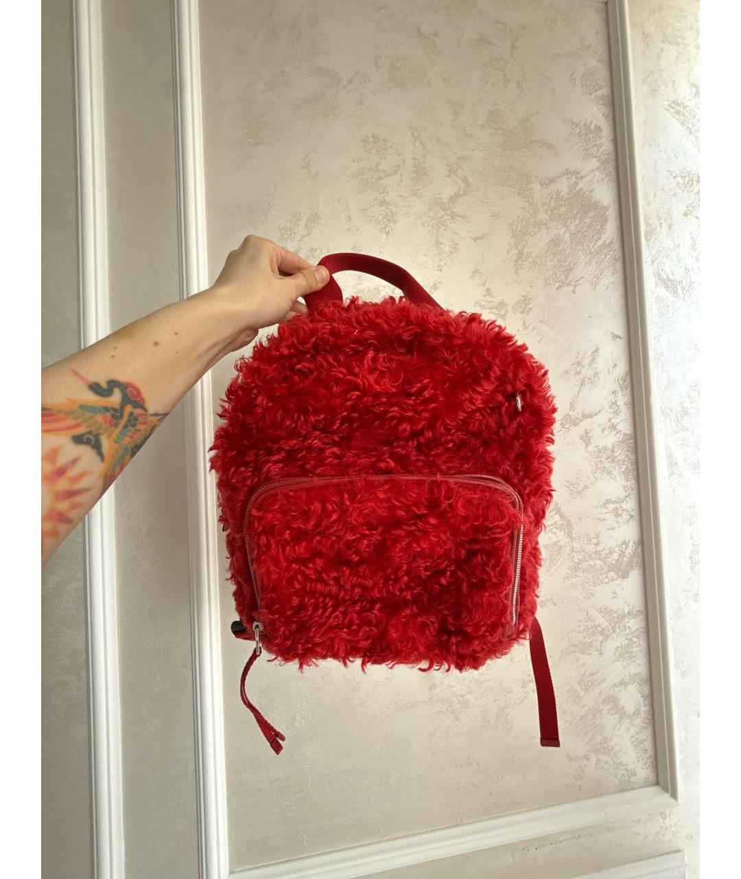 MIU MIU Красный меховой рюкзак, фото 7