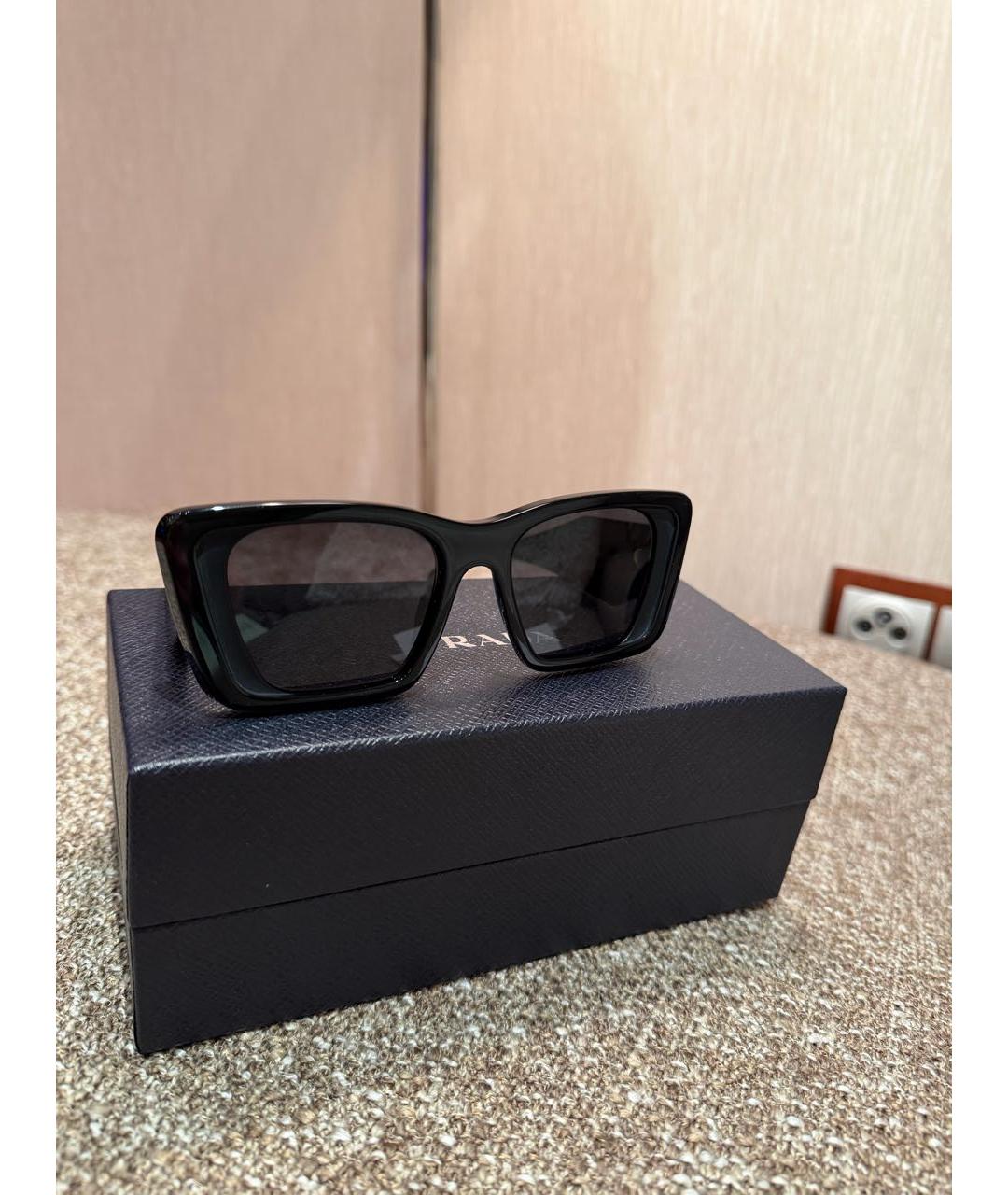 PRADA Черные пластиковые солнцезащитные очки, фото 5