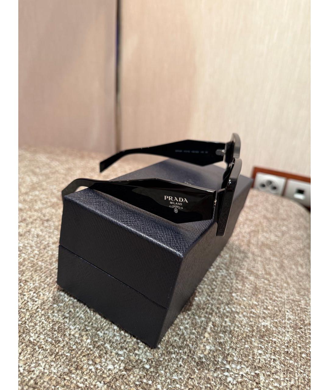 PRADA Черные пластиковые солнцезащитные очки, фото 2