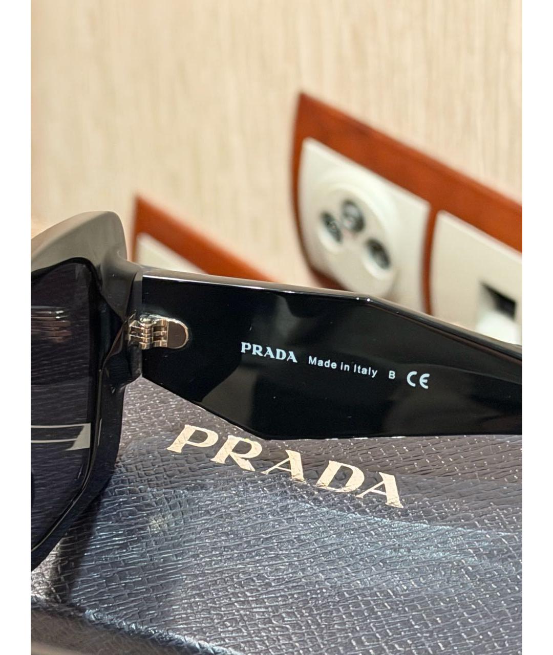 PRADA Черные пластиковые солнцезащитные очки, фото 4