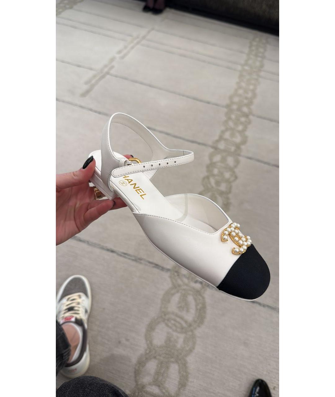 CHANEL Белые кожаные балетки, фото 2