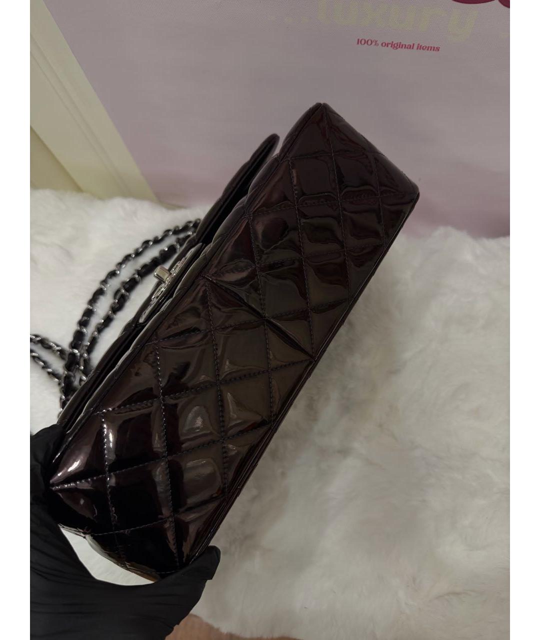 CHANEL Коричневая сумка через плечо из лакированной кожи, фото 4