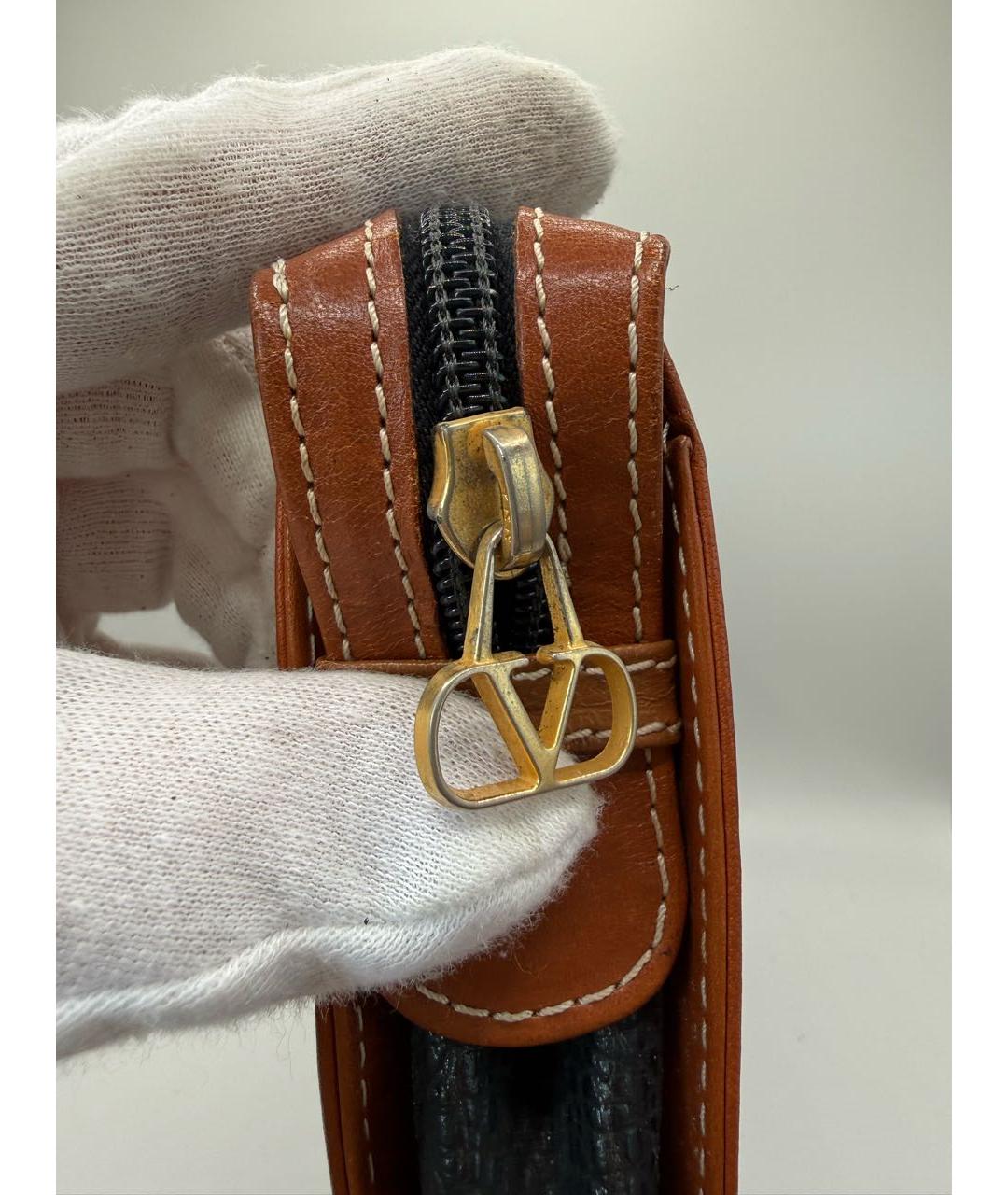 VALENTINO Черная кожаная барсетка, фото 4