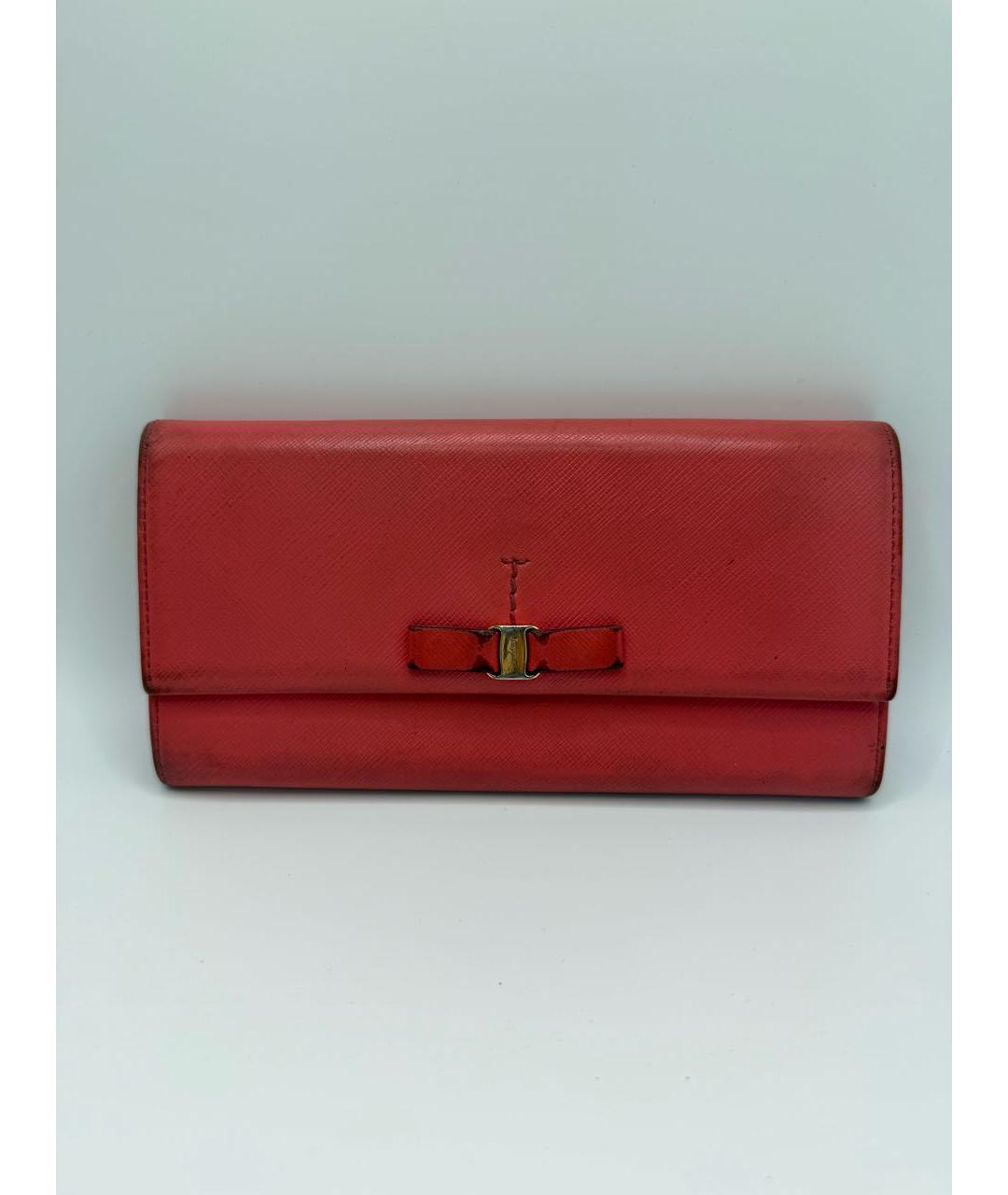 FERRAGAMO Коралловый кожаный кошелек, фото 7