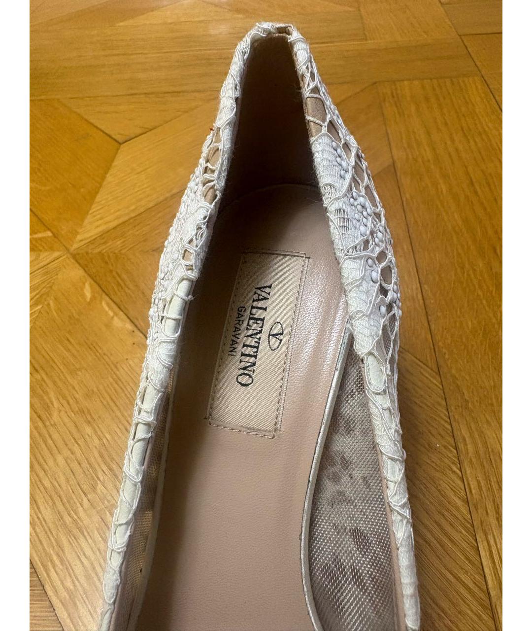 VALENTINO Белые текстильные свадебные туфли на низком каблуке, фото 3