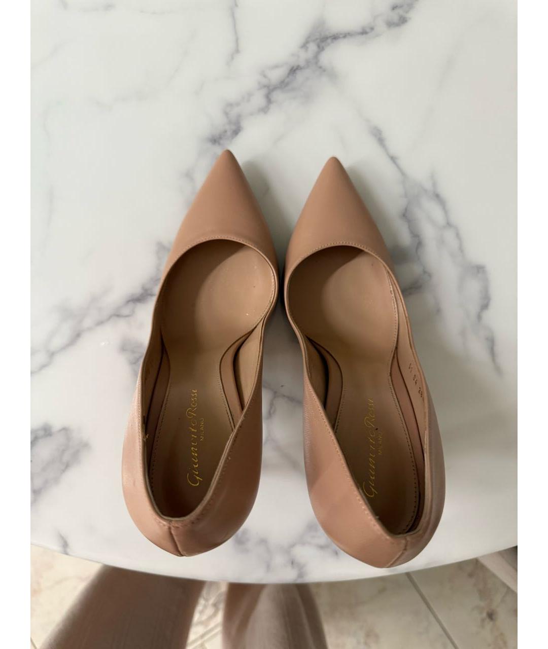 GIANVITO ROSSI Бежевые кожаные туфли, фото 3