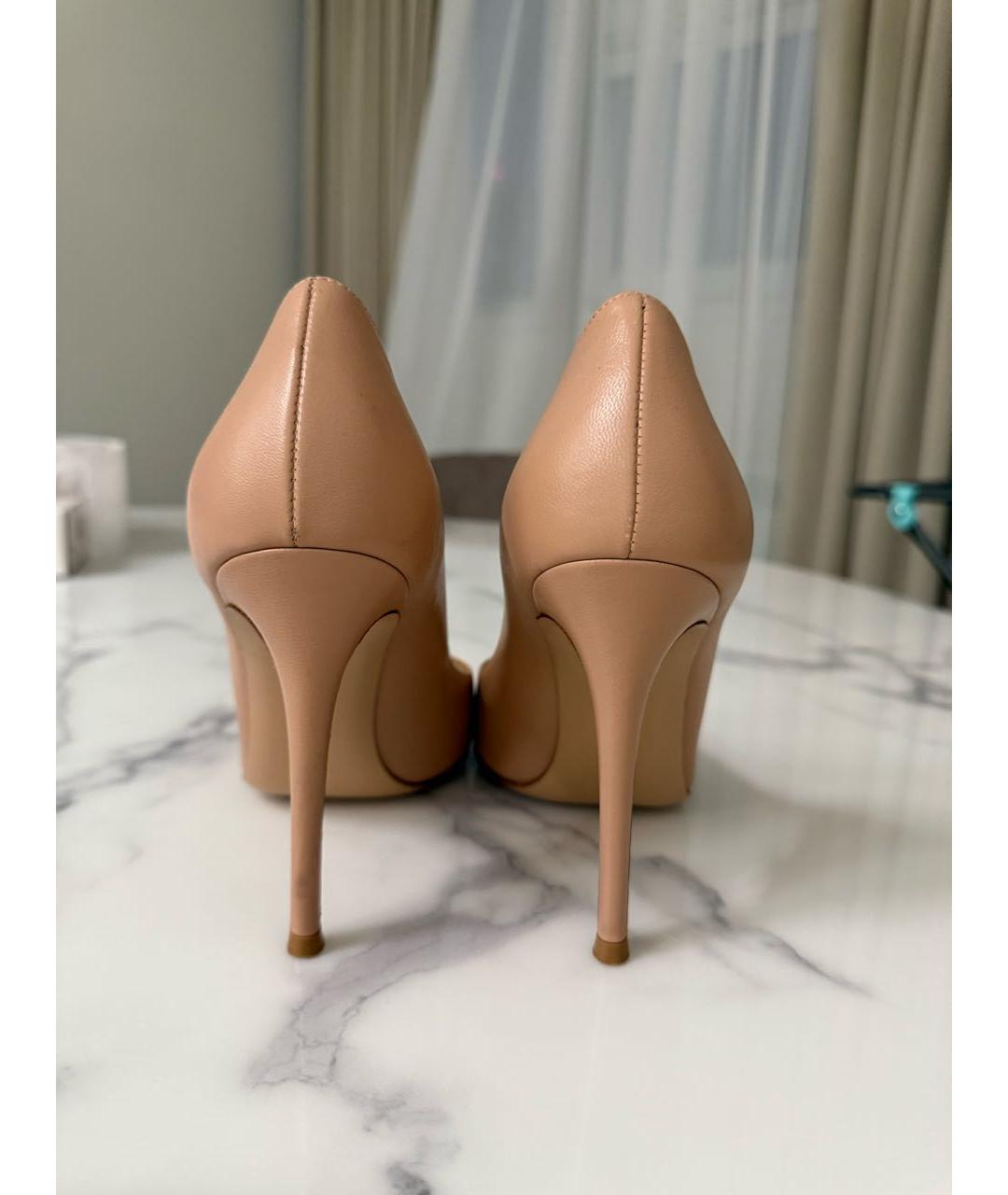 GIANVITO ROSSI Бежевые кожаные туфли, фото 4