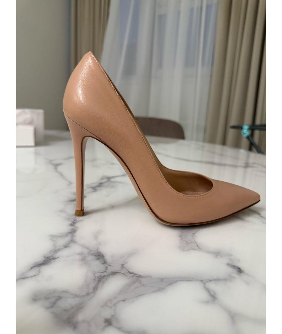 GIANVITO ROSSI Бежевые кожаные туфли, фото 5