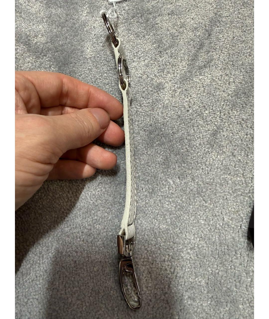 DUPONT Белый брелок, фото 3