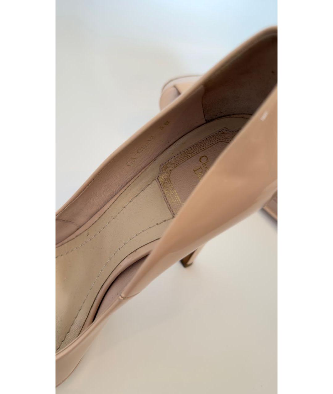 CHRISTIAN DIOR Бежевые туфли из лакированной кожи, фото 5