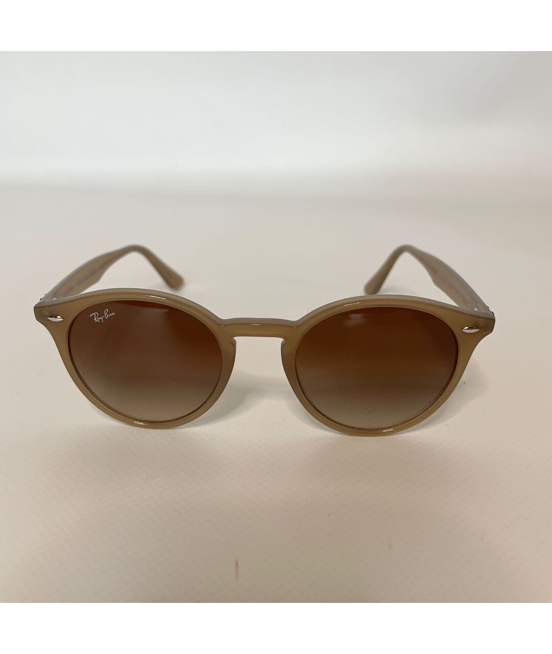RAY BAN Бежевые пластиковые солнцезащитные очки, фото 6