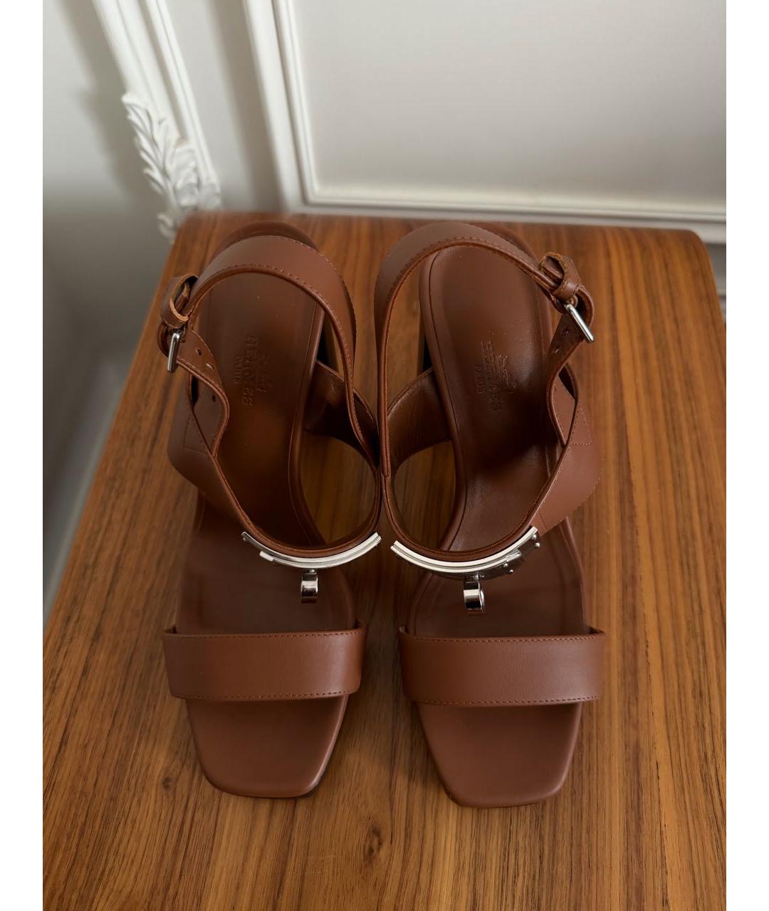 HERMES Коричневые кожаные босоножки, фото 2