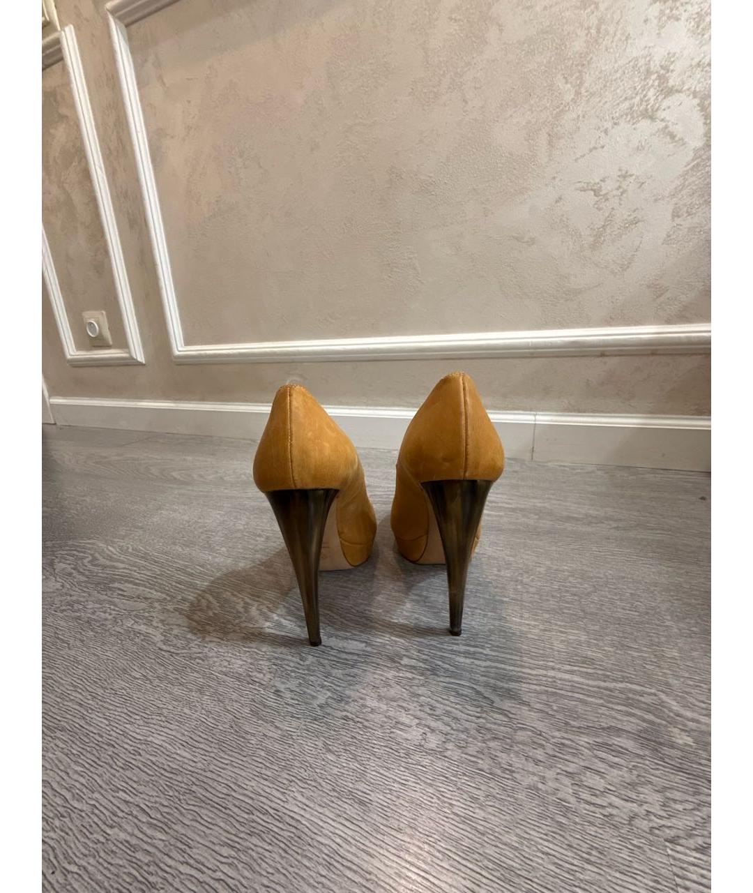 ALEXANDER MCQUEEN Горчичные нубуковые туфли, фото 4