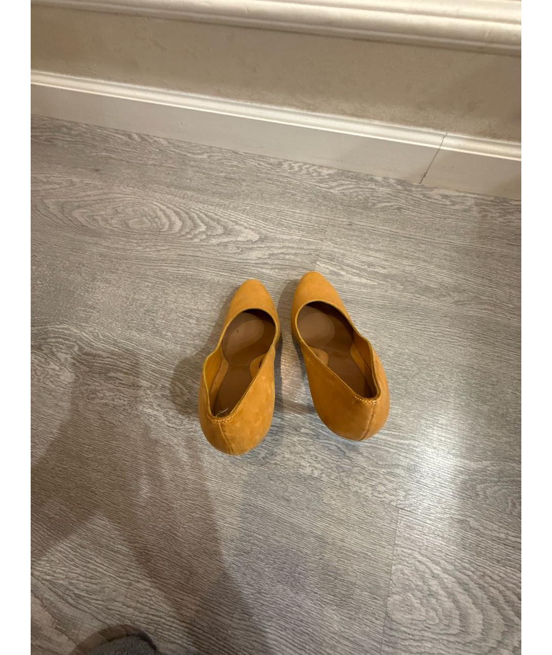 ALEXANDER MCQUEEN Горчичные нубуковые туфли, фото 3