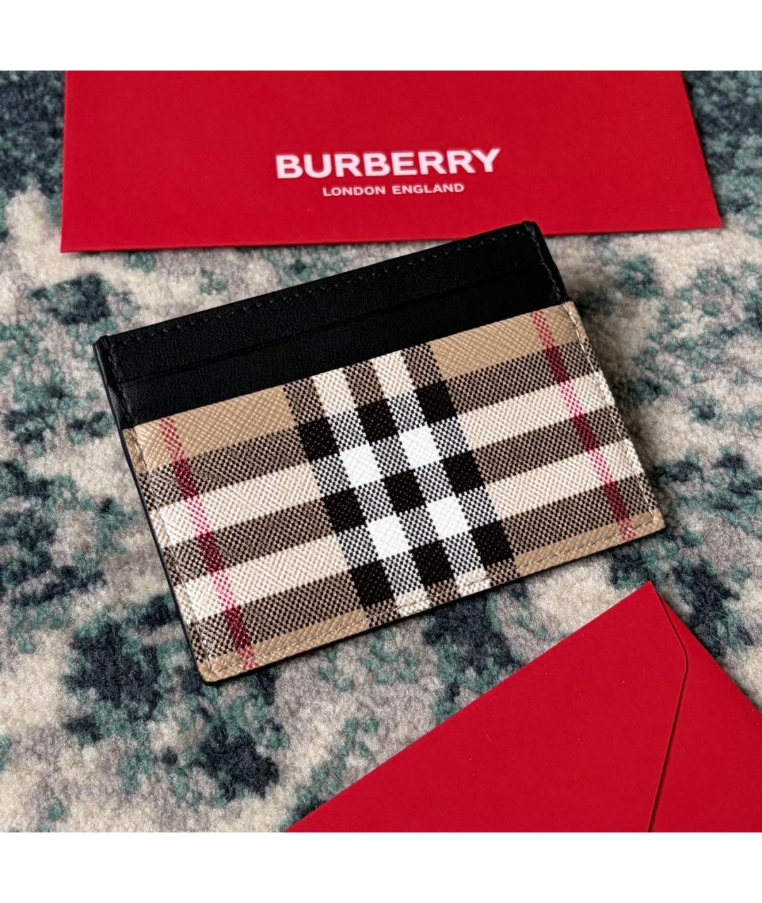 BURBERRY Бежевый кожаный кардхолдер, фото 4