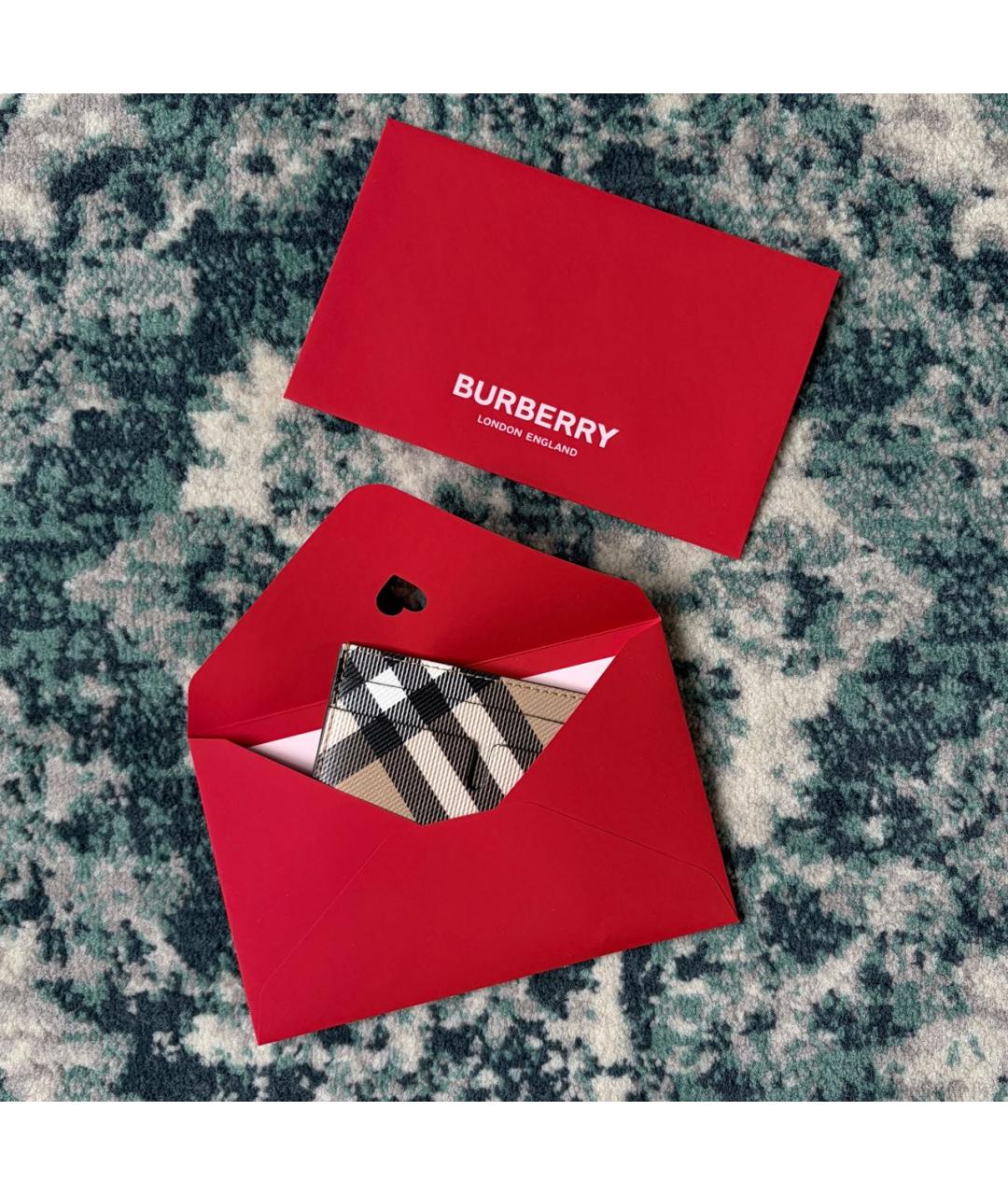 BURBERRY Бежевый кожаный кардхолдер, фото 6