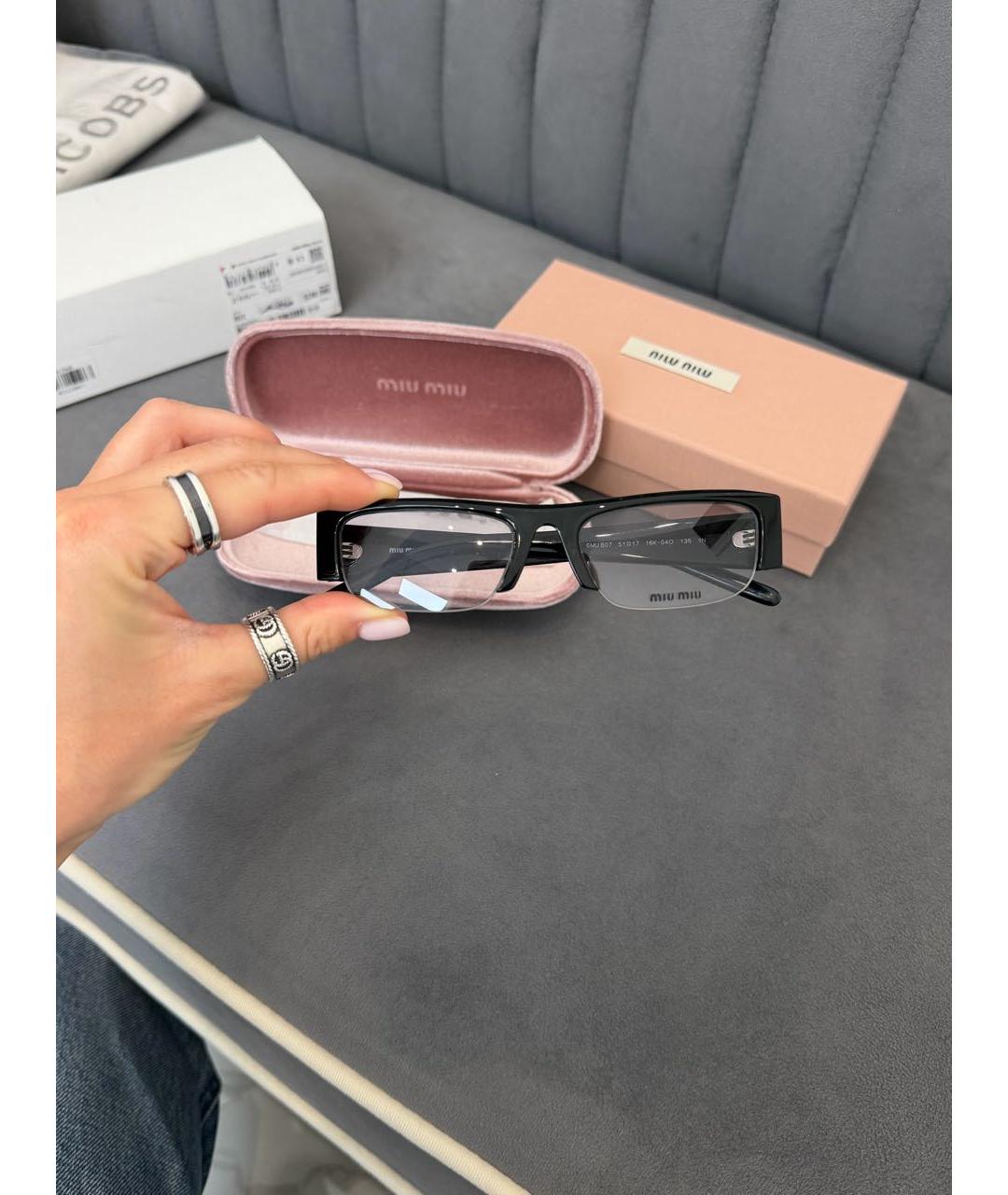 MIU MIU Черные пластиковые солнцезащитные очки, фото 3